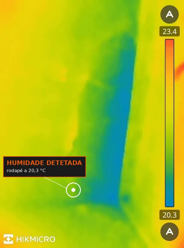 Termografia de parede: humidade detetada no rodapé pela câmara térmica da Inspecta